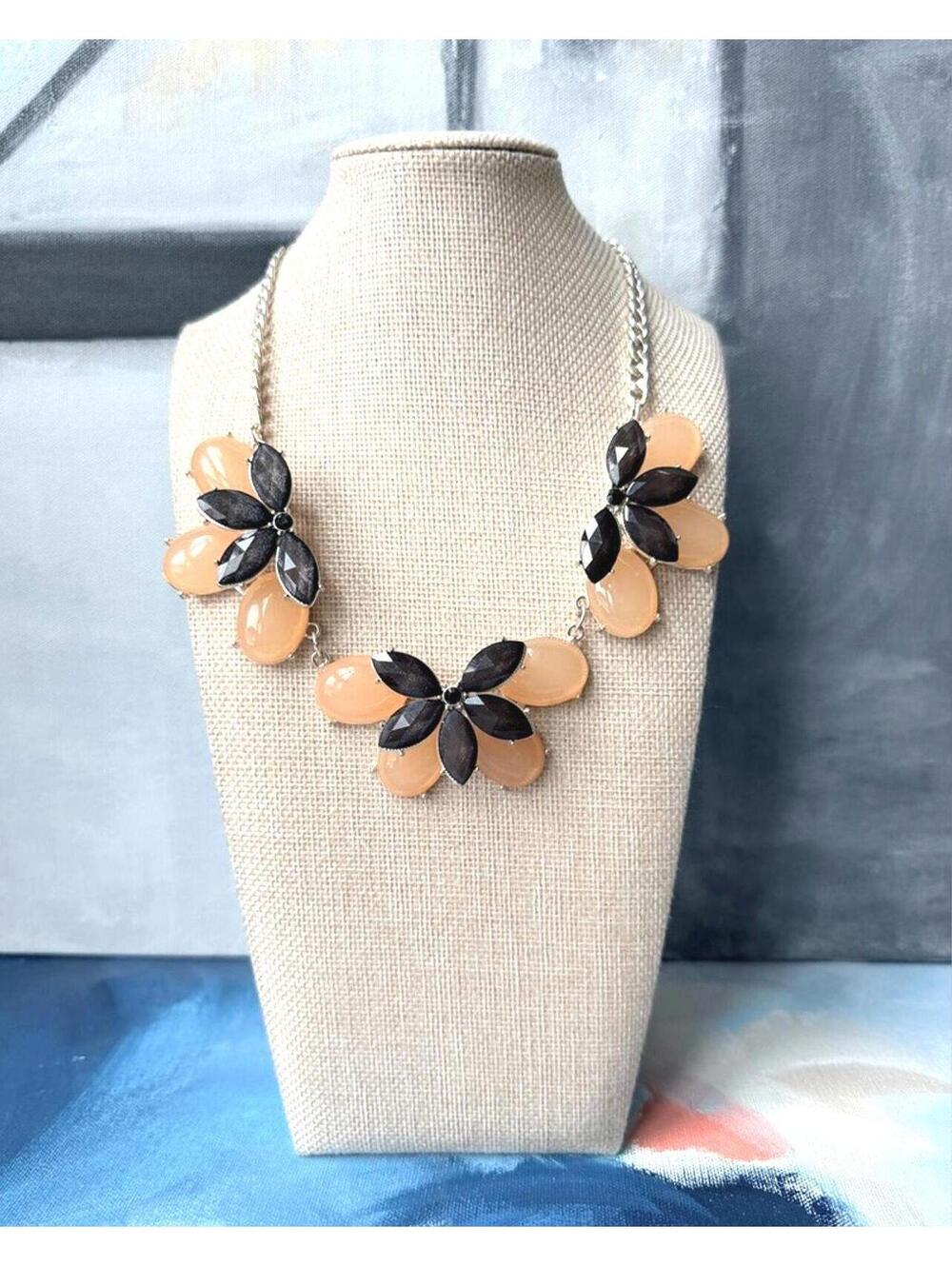 VTG New York & Co Black Tan Floral Statement Bib Necklace